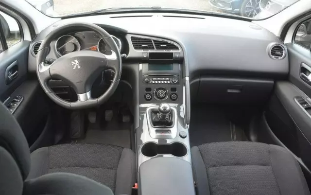 PEUGEOT 3008 1.6 HDi Style
