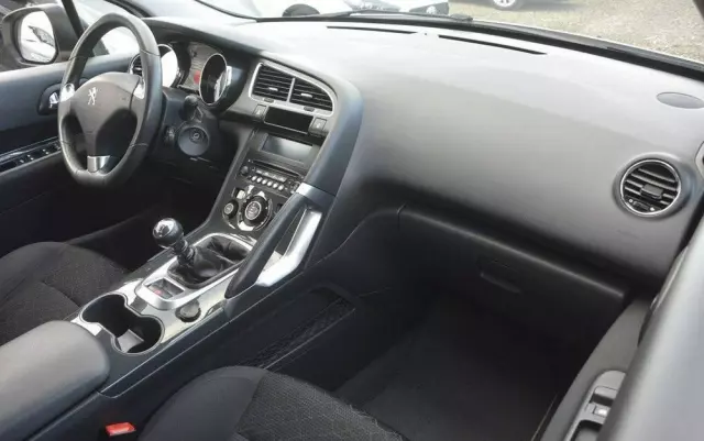 PEUGEOT 3008 1.6 HDi Style