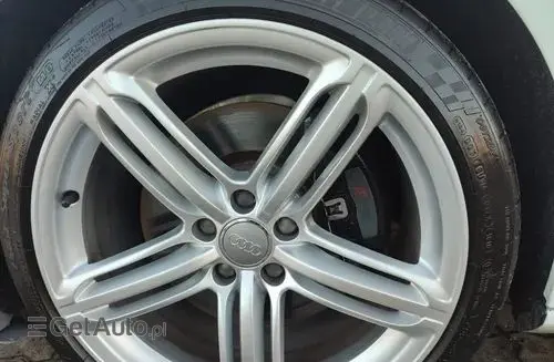 AUDI S5 
