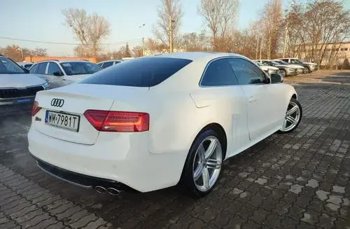 AUDI S5 