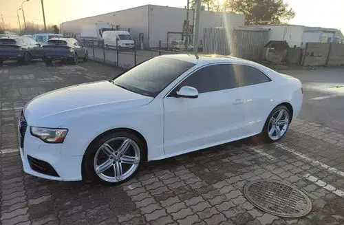 AUDI S5 