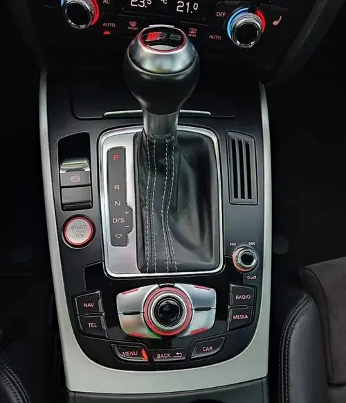 AUDI S5 