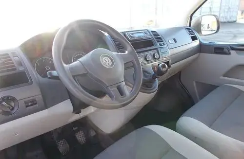 VOLKSWAGEN TRANSPORTER 