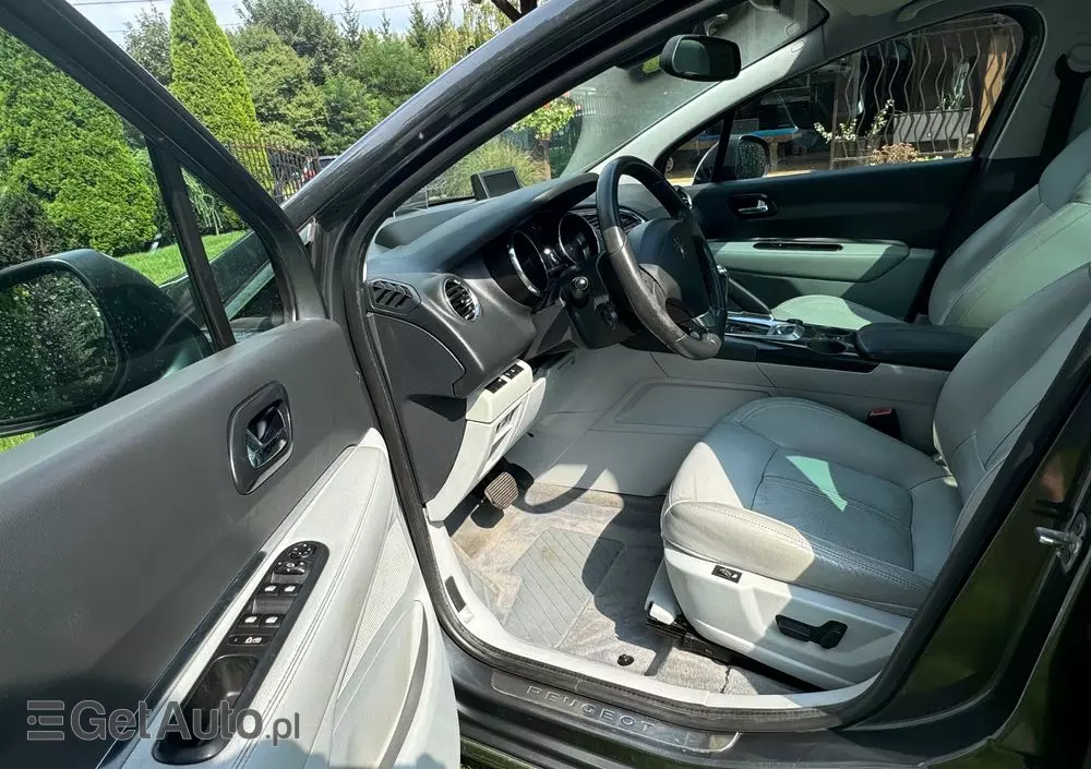 PEUGEOT 3008 2.0 HDi Allure