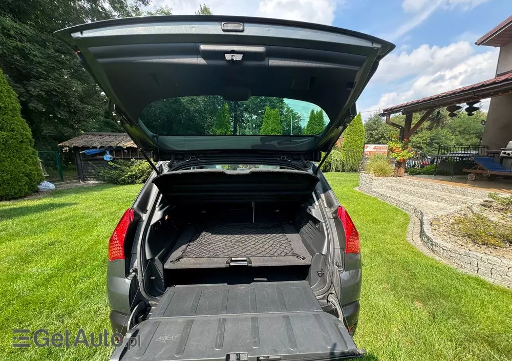 PEUGEOT 3008 2.0 HDi Allure