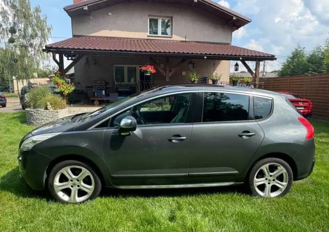 PEUGEOT 3008 2.0 HDi Allure