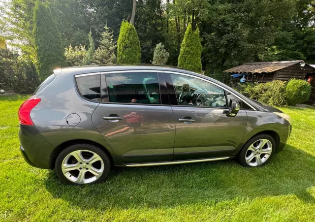 PEUGEOT 3008 2.0 HDi Allure