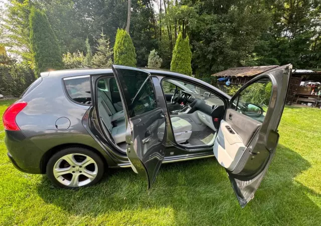 PEUGEOT 3008 2.0 HDi Allure