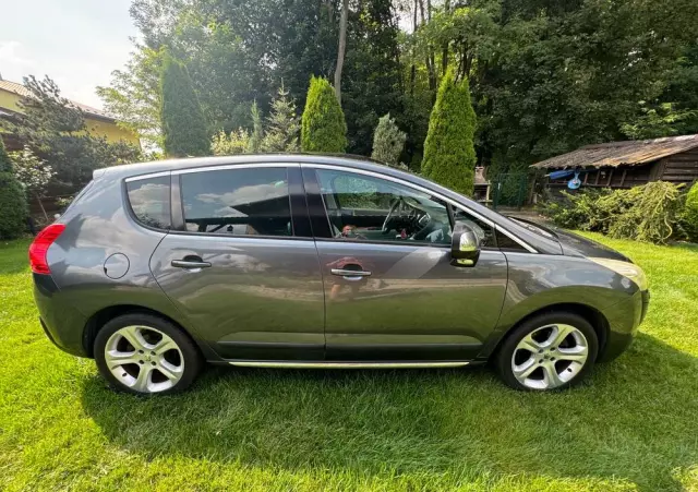 PEUGEOT 3008 2.0 HDi Allure