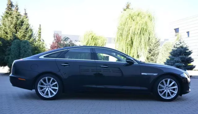 JAGUAR Xj 