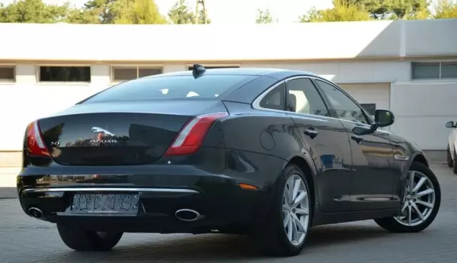 JAGUAR Xj 