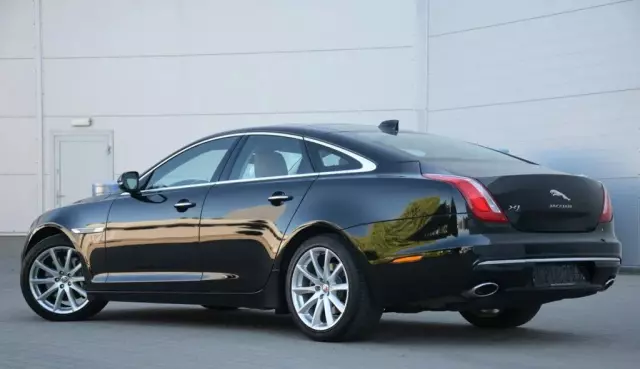 JAGUAR Xj 