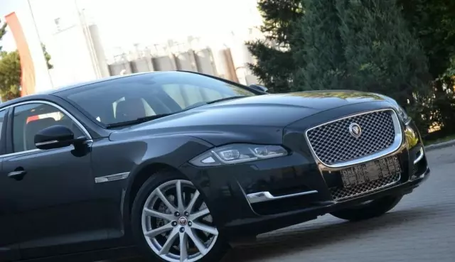 JAGUAR Xj 