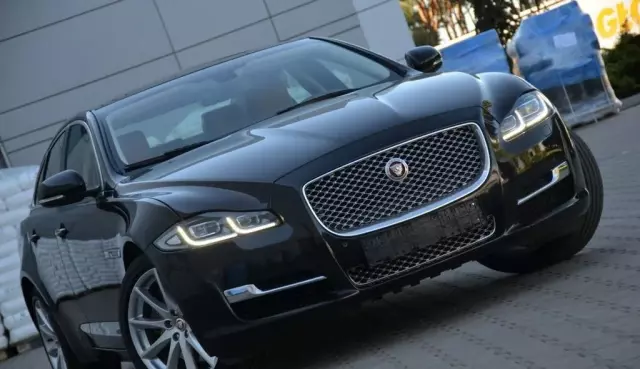 JAGUAR Xj 