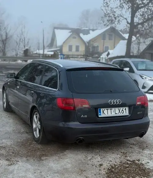 AUDI A6 