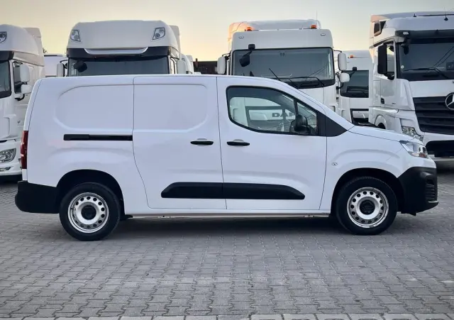 CITROËN BERLINGO LONG / 3 OSOBY / SALON POLSKA / BEZWYPADKOWY / DOSTĘPNE 15 SZTUK 