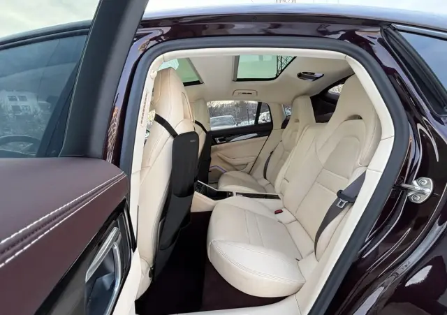 PORSCHE Panamera 4 E-Hybrid Executive