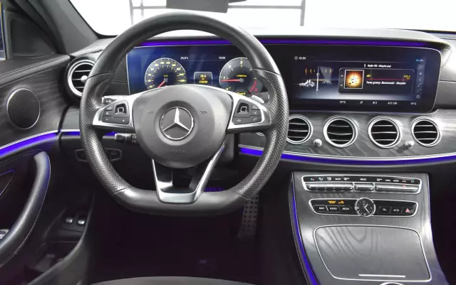 MERCEDES-BENZ Klasa E 220 d AMG