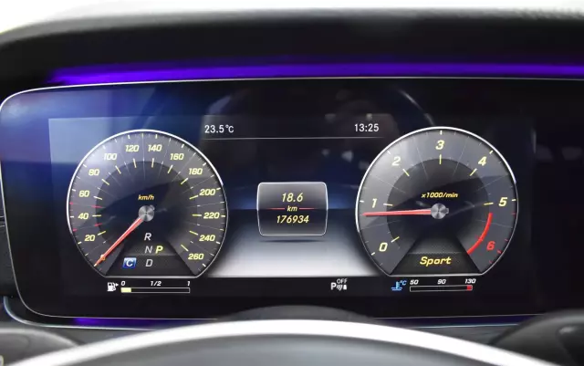 MERCEDES-BENZ Klasa E 220 d AMG