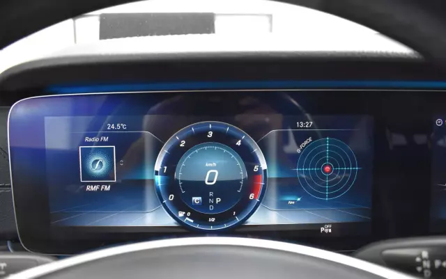 MERCEDES-BENZ Klasa E 220 d AMG