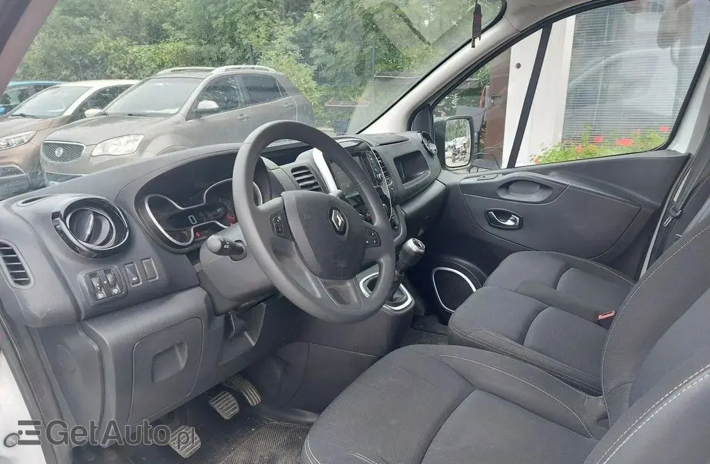 RENAULT Trafic 