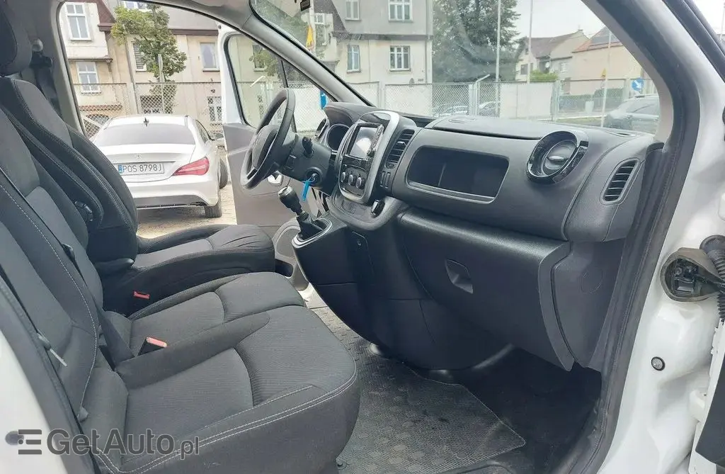 RENAULT Trafic 