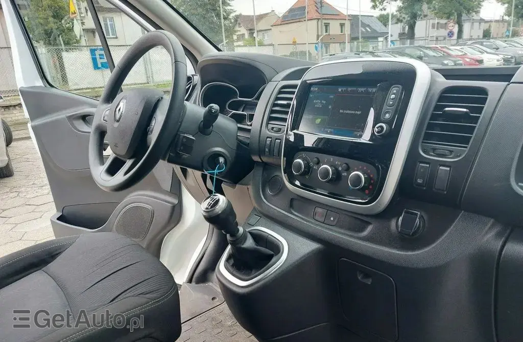 RENAULT Trafic 