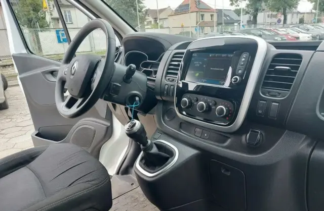 RENAULT Trafic 