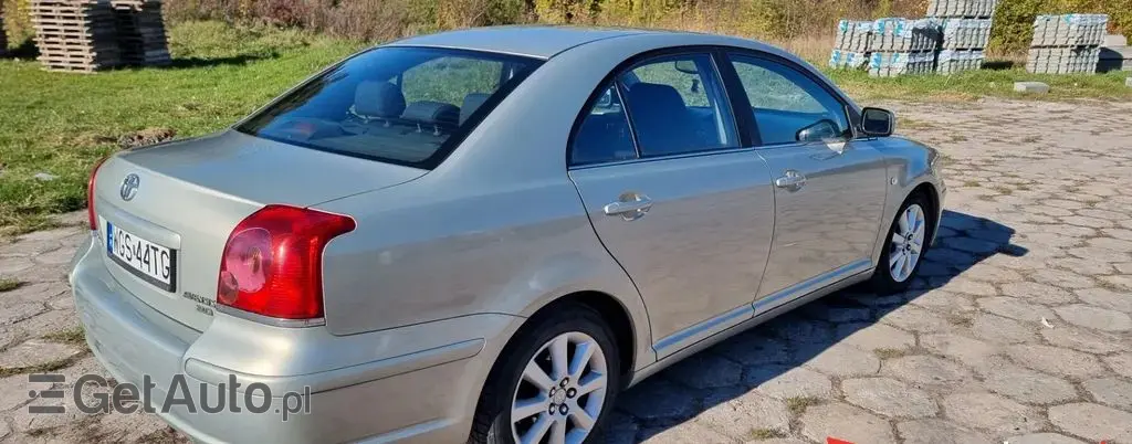 TOYOTA Avensis 