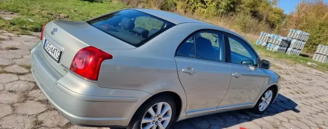 TOYOTA Avensis 