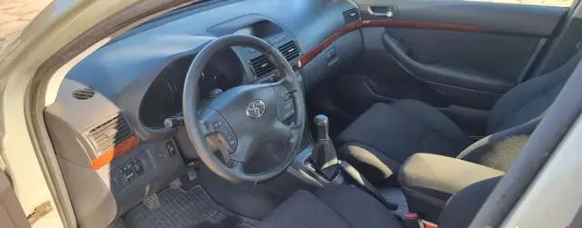 TOYOTA Avensis 