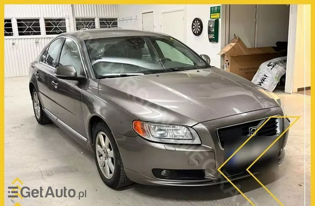 VOLVO S80 
