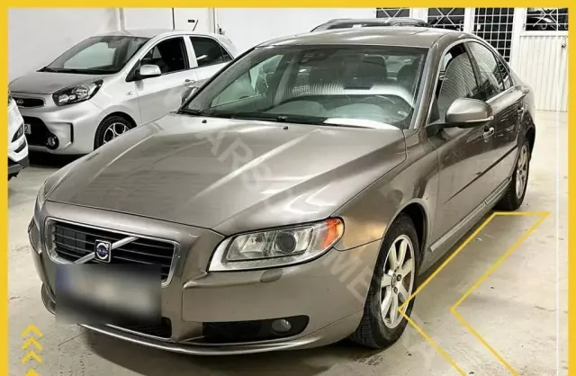 VOLVO S80 