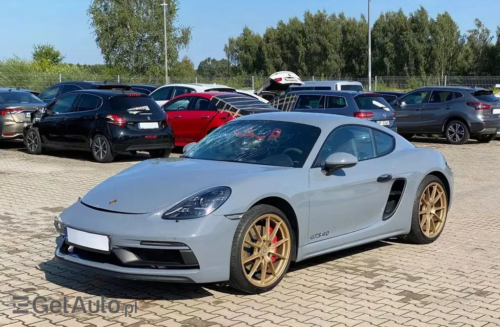 PORSCHE 718 Cayman 