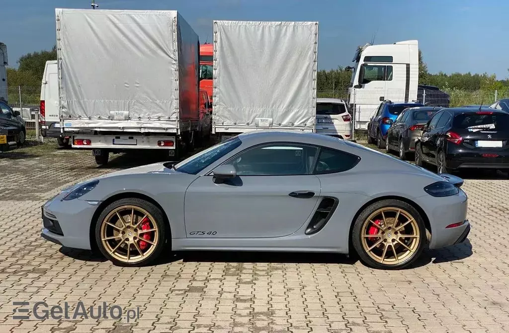 PORSCHE 718 Cayman 
