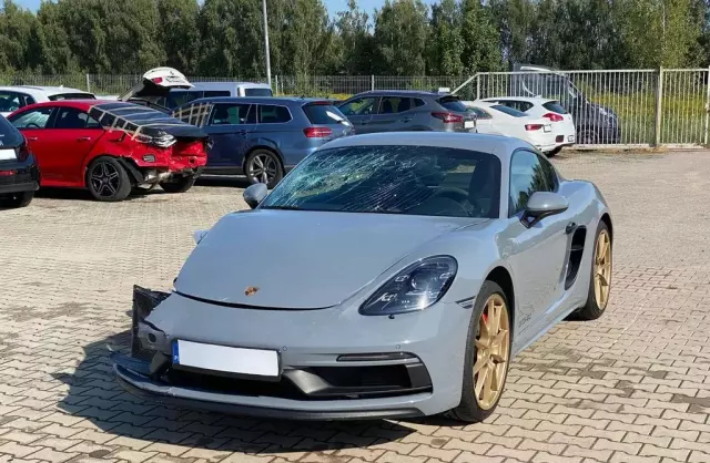 PORSCHE 718 Cayman 