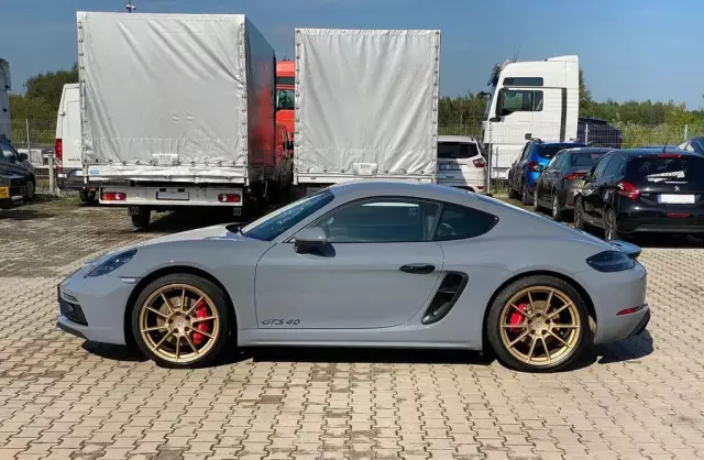 PORSCHE 718 Cayman 