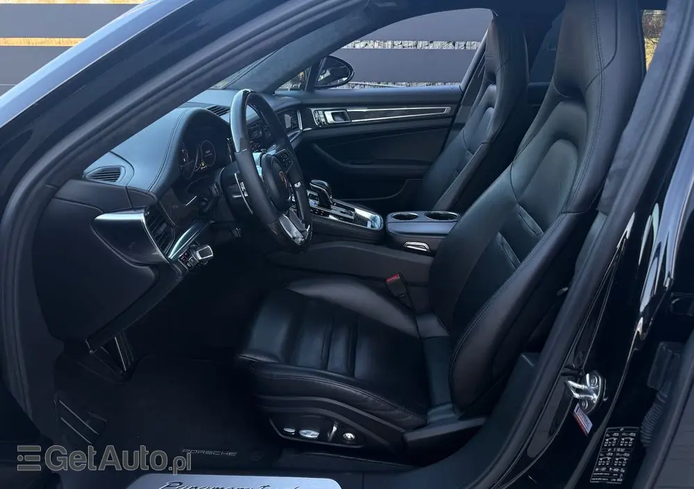 PORSCHE Panamera Turbo