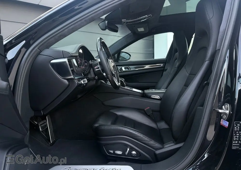 PORSCHE Panamera Turbo