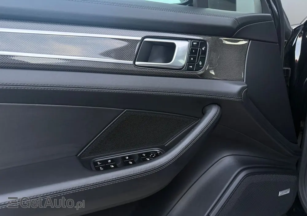 PORSCHE Panamera Turbo