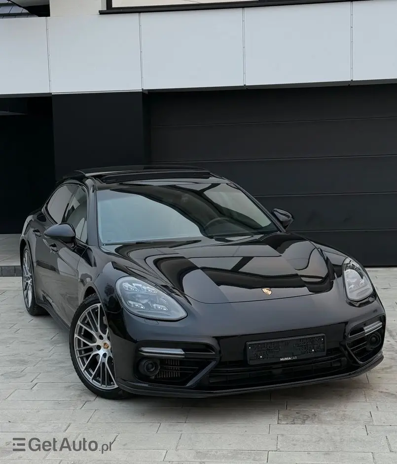 PORSCHE Panamera Turbo