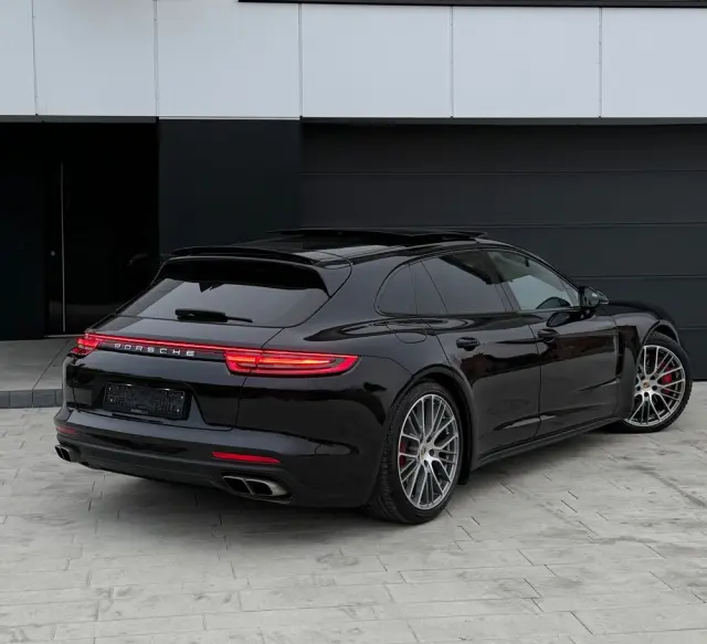 PORSCHE Panamera Turbo