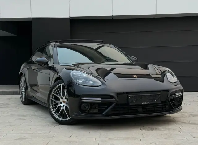 PORSCHE Panamera Turbo