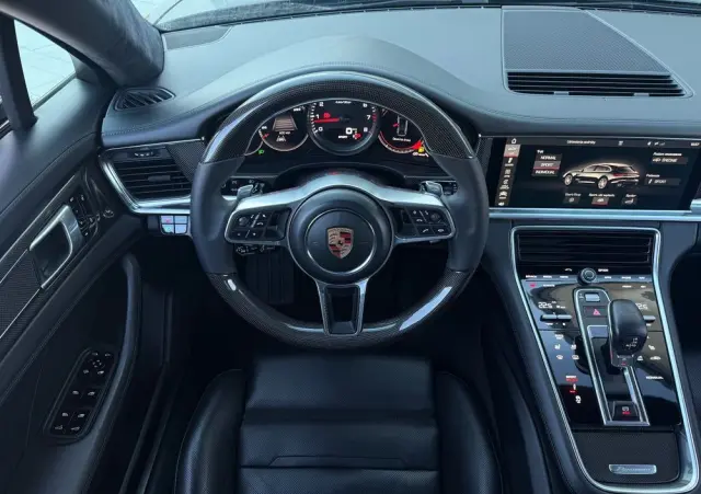 PORSCHE Panamera Turbo