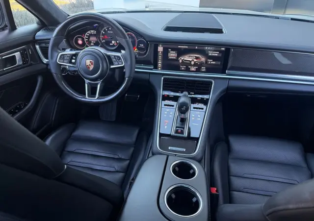 PORSCHE Panamera Turbo