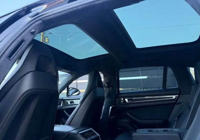 PORSCHE Panamera Turbo