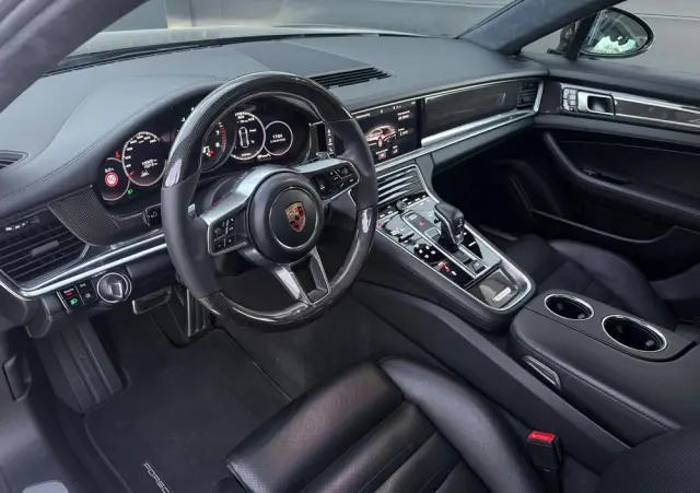 PORSCHE Panamera Turbo