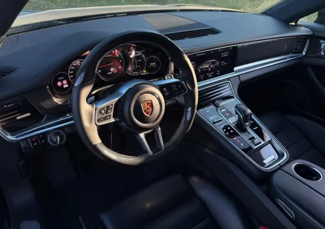PORSCHE Panamera Turbo