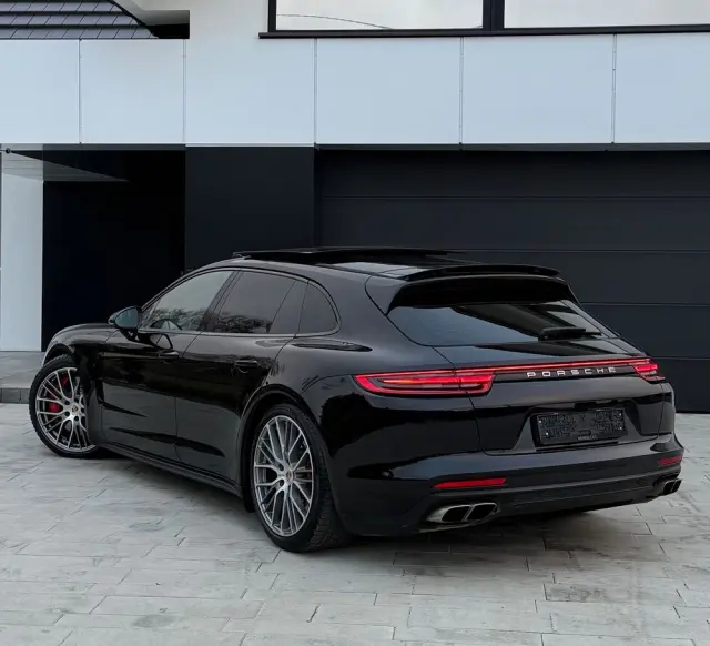 PORSCHE Panamera Turbo
