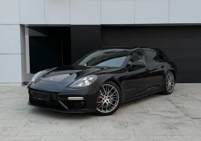 PORSCHE Panamera Turbo